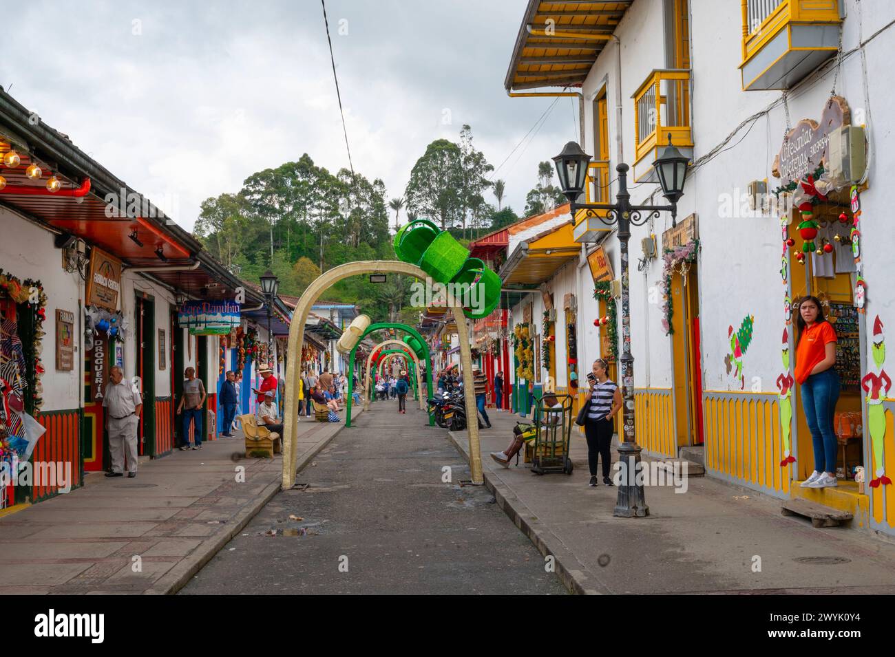 Colombia, quartiere di Quindio, Salento, centro, via dello shopping Foto Stock