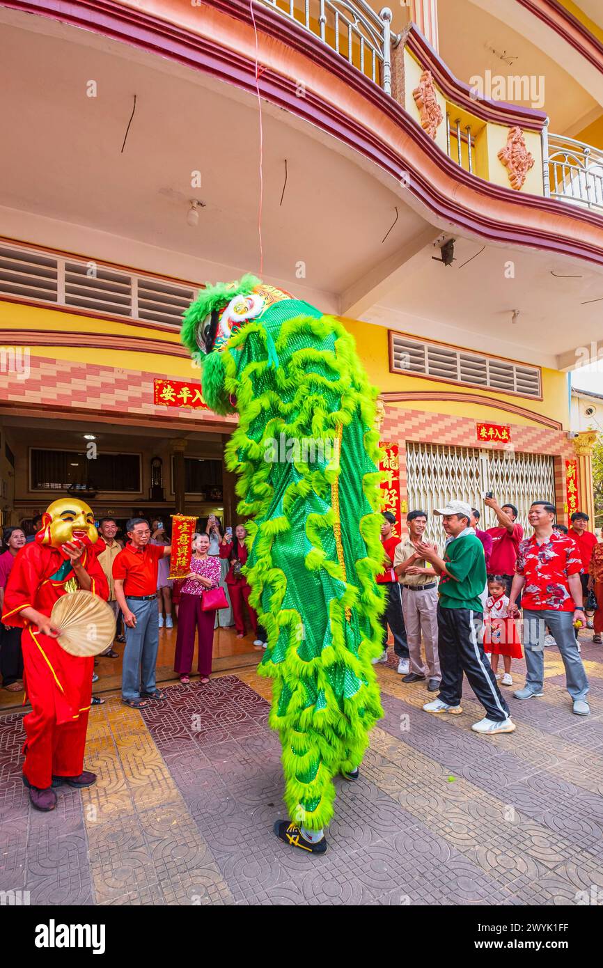 Cambogia, provincia di Kampot, Kampot, spettacolo itinerante per il festival Tet o Capodanno cinese Foto Stock