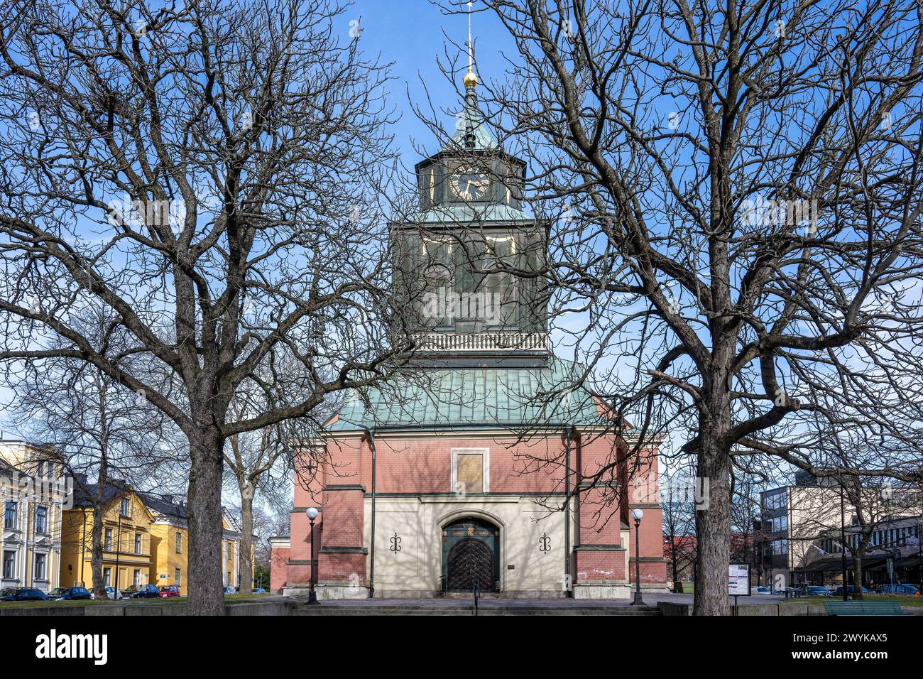 Chiesa di Hedvigs nella piazza tedesca all'inizio della primavera. Norrköping è una storica città industriale. Foto Stock