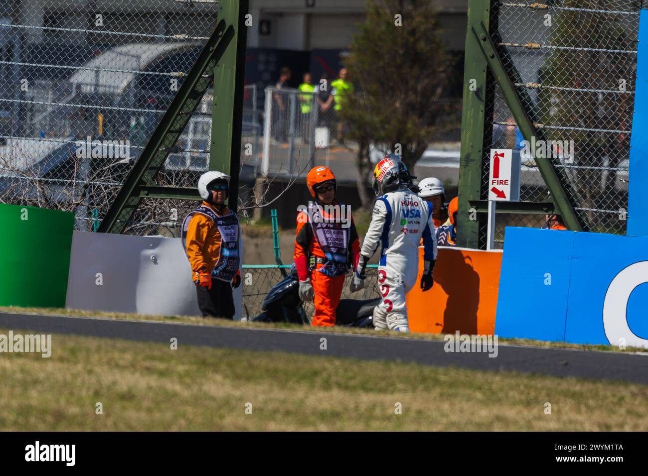 Circuito di Suzuka, mie, Giappone. 7.aprile.2024; Daniel Ricciardo e Alex Albon si sono schiantati all'inizio della gara durante il Gran Premio del Giappone di Formula 1 Foto Stock