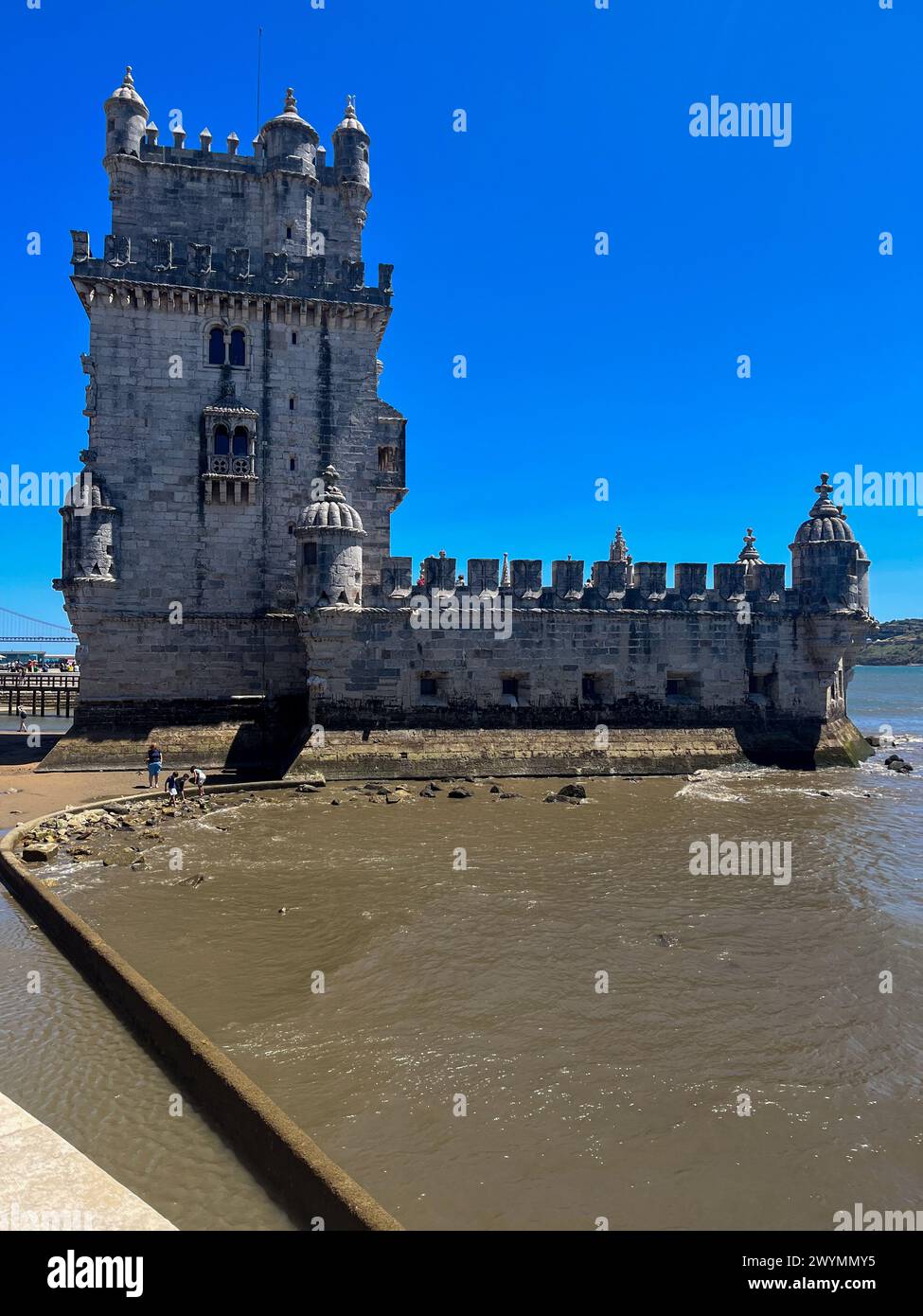 Lisbona, Portogallo, Jardim da Torre de Belém, Torre di Belém, Torre de Belem, giardino della torre di Belém, viaggiatore da solo in vacanza in una destinazione esotica Foto Stock