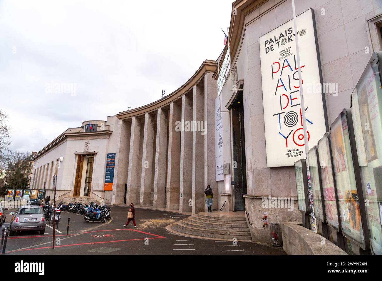Parigi, Francia - 20 gennaio 2022: Museo d'Arte moderne di Parigi o MAM Paris, è un importante museo municipale dedicato all'arte moderna contemporanea del 2 Foto Stock