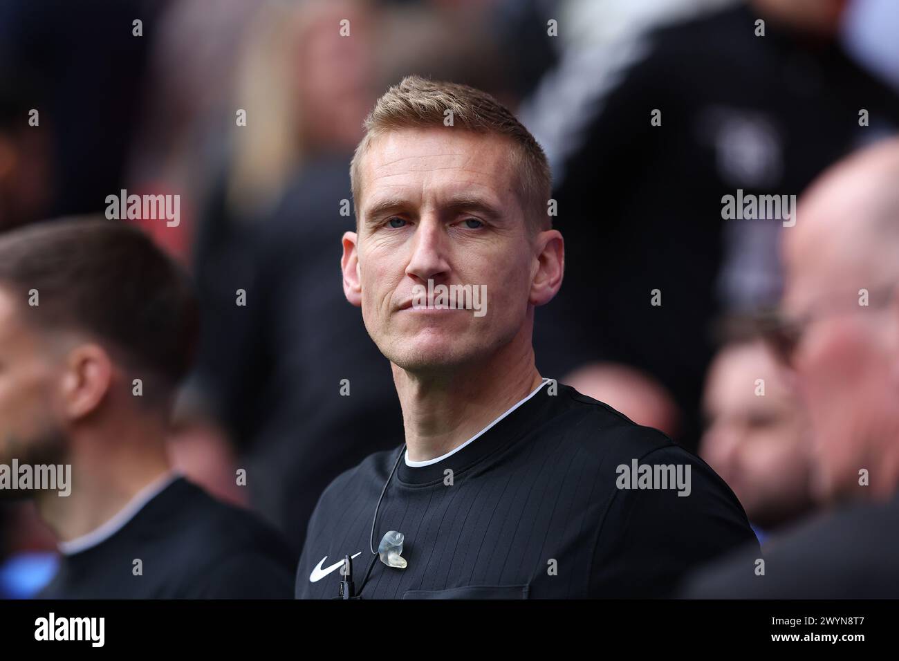 Wembley Stadium, Londra, Regno Unito. 7 aprile 2024. Bristol Street Motors Trophy Football Final, Peterborough United contro Wycombe Wanderers; arbitro Scott Oldham Credit: Action Plus Sports/Alamy Live News Foto Stock