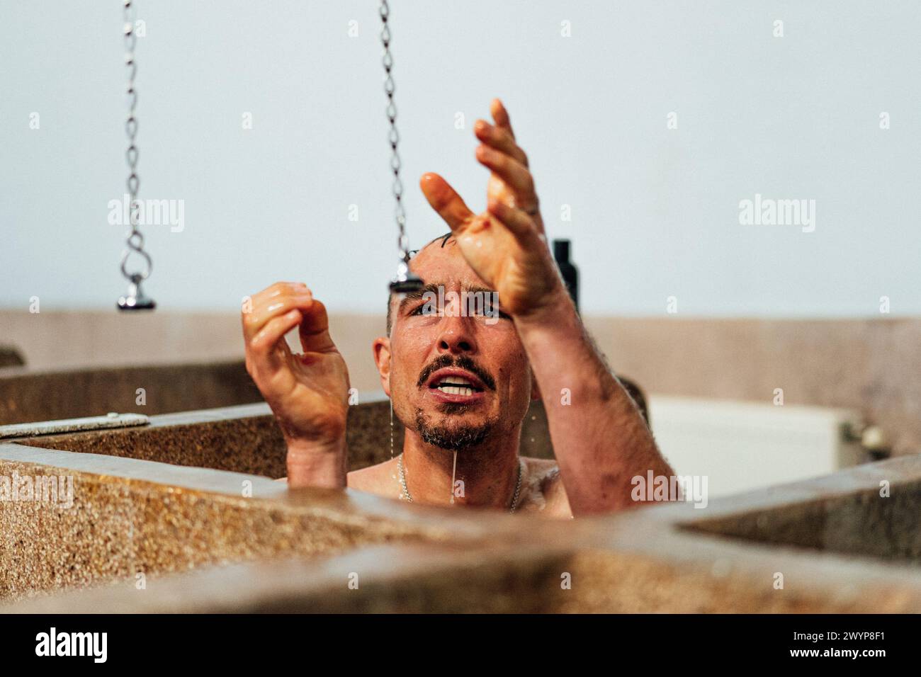 Roubaix, Francia. 8 aprile 2024. Foto di Zac Williams/SWpix.com - 07/04/2024 - Ciclismo - 2024 Paris Roubaix - John Degenkolb, Team DSM Firmenich Post NL. Crediti: SWpix/Alamy Live News Foto Stock