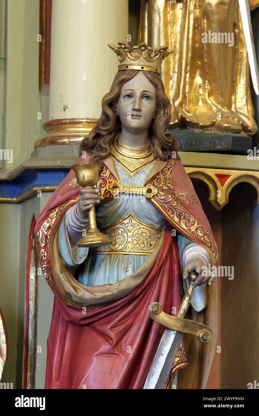 Santa Barbara, statua sull'altare di San Floriano nella chiesa parrocchiale di Santa Maria Maddalena a Prilisce, Croazia Foto Stock