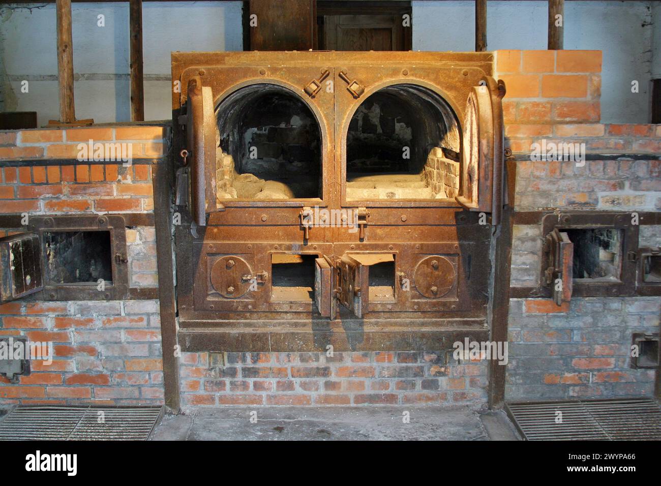 Il crematorio del campo di concentramento di Dachau, in Germania Foto Stock