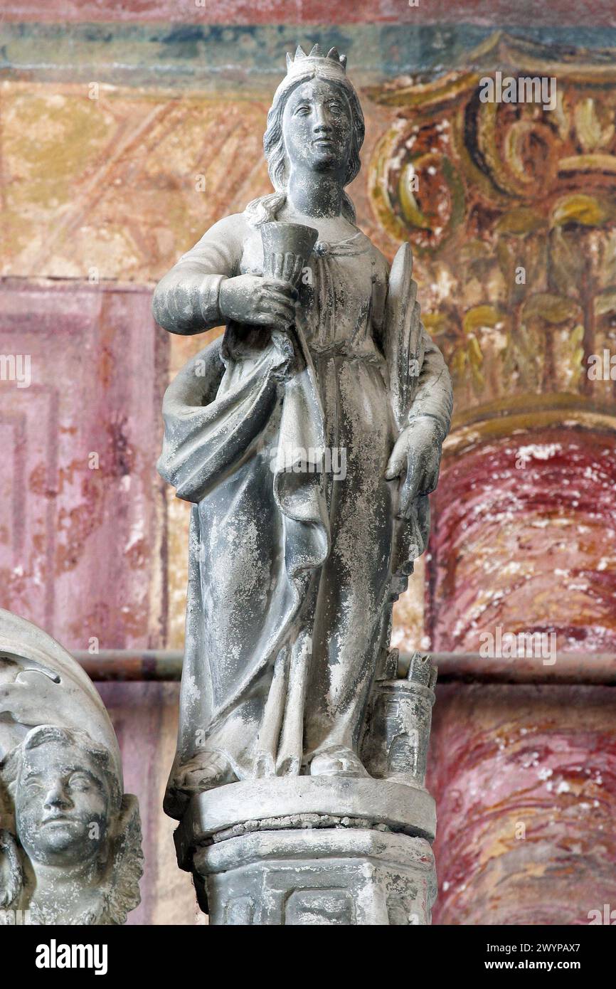 Santa Barbara, statua sull'altare maggiore nella Chiesa della Visitazione della Vergine Maria a Marija Gorica, Croazia Foto Stock