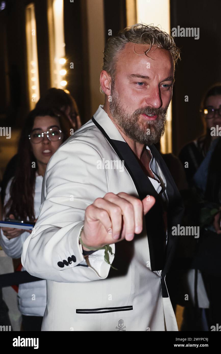 Milano, Italia. 7 aprile 2024. Francesco facchinetti parteciperà all'after-party per l'inaugurazione della mostra "dal cuore alle mani" Dolce&Gabbana a Milano, Italia, il 6 aprile 2024. (Foto di Alessandro Bremec/NurPhoto) credito: NurPhoto SRL/Alamy Live News Foto Stock