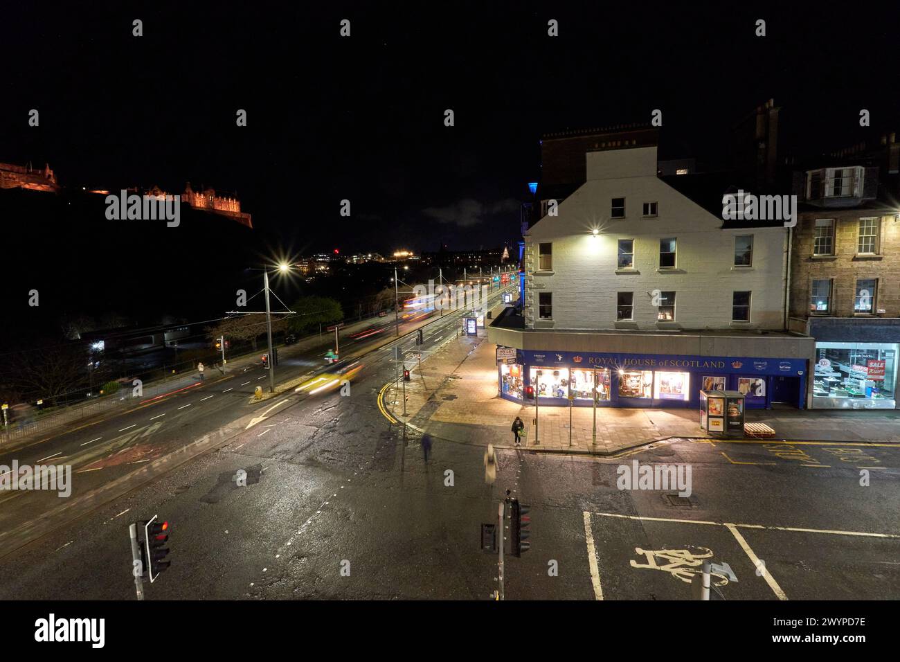 Street di notte a Edimburgo, Scozia, Regno Unito Foto Stock