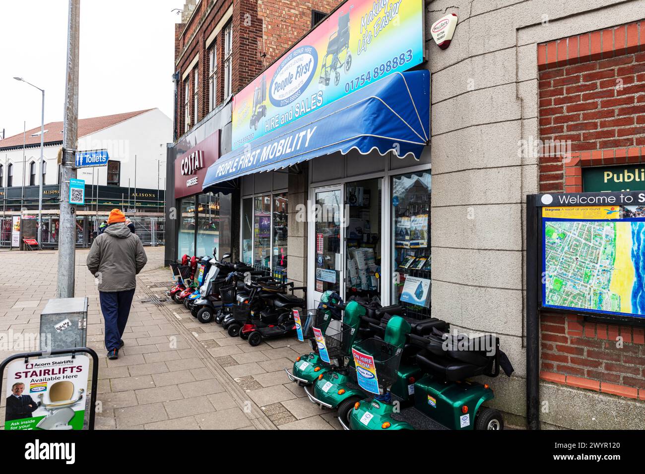 Mobility, Mobility shop, Skegness, Lincolnshire, Regno Unito, Inghilterra, scooter per disabili, scooter per la mobilità, a noleggio, scooter per il noleggio, disabilitato, scooter, Foto Stock