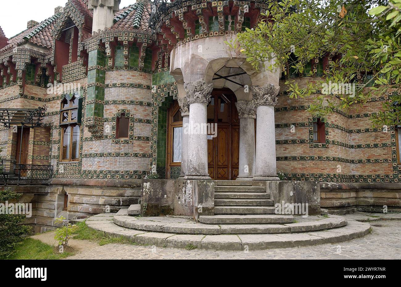 El Capricho di Gaudí (costruito nel 1885). Comillas. Cantabria, Spagna. Foto Stock