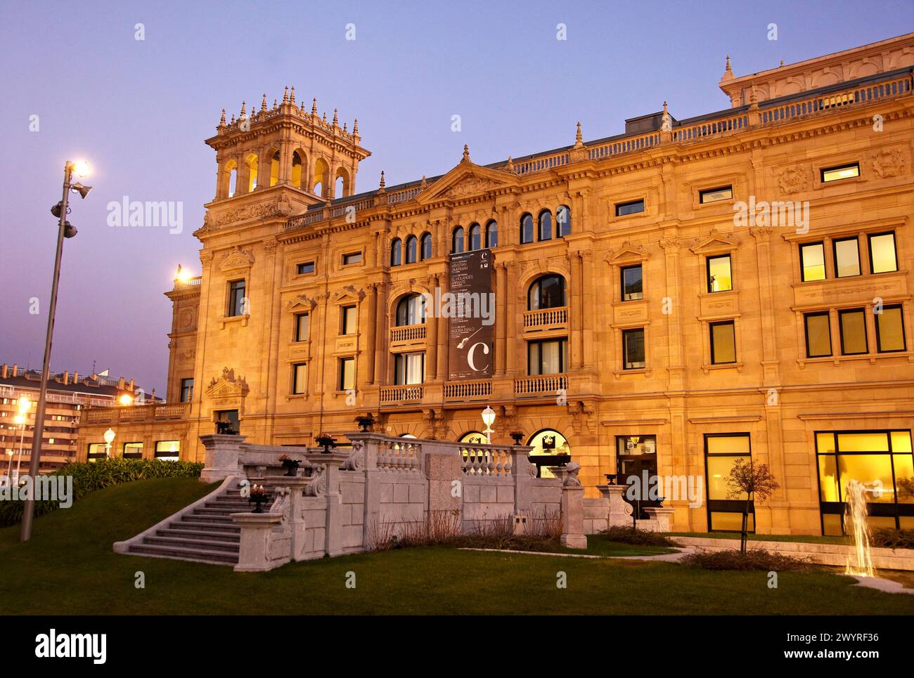 Teatro Victoria Eugenia e giardini Reina Regente, Donostia, San Sebastian, Gipuzkoa, Euskadi, Spagna. Foto Stock