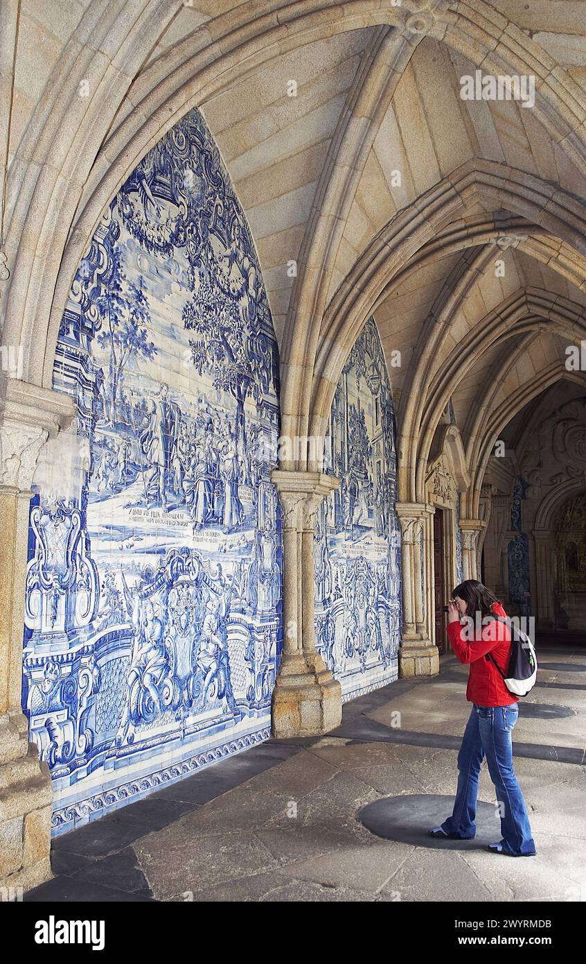 Chiostro gotico della cattedrale di sé, Porto. Portogallo. Foto Stock