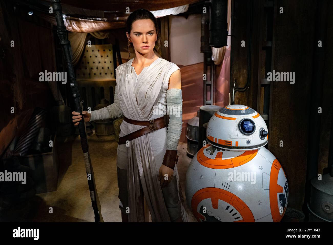 Sculture in cera di Rey e BB-8 al Madame Tussauds Foto Stock