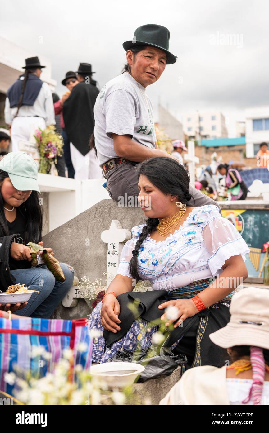 Celebrazioni dia de los Muertos al Cimitero di Otavalo, Imbabura, Ecuador Foto Stock