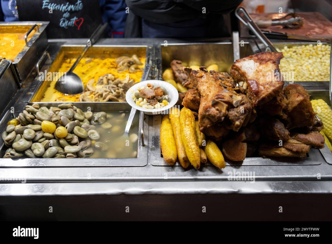 Bancarelle di cibo notturno, Floresta, Quito, Pichincha, Ecuador Foto Stock