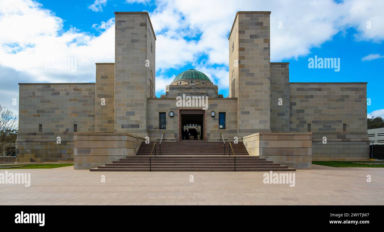Canberra, Australia - 26 agosto 2009: The Australian War Memorial. Ingresso al santuario e al museo del servizio militare dell'Australia. Foto Stock