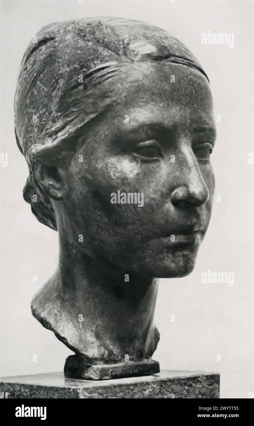 Bildnis, un busto creato da Michael Dux, datato intorno al 1943. Il busto probabilmente serve come rappresentazione della giovane figura femminile ideale secondo l'ideologia nazista. Posizionata come propaganda nazista, questa opera d'arte racchiude le preferenze estetiche del regime per la gioventù, la femminilità e la purezza razziale. Foto Stock