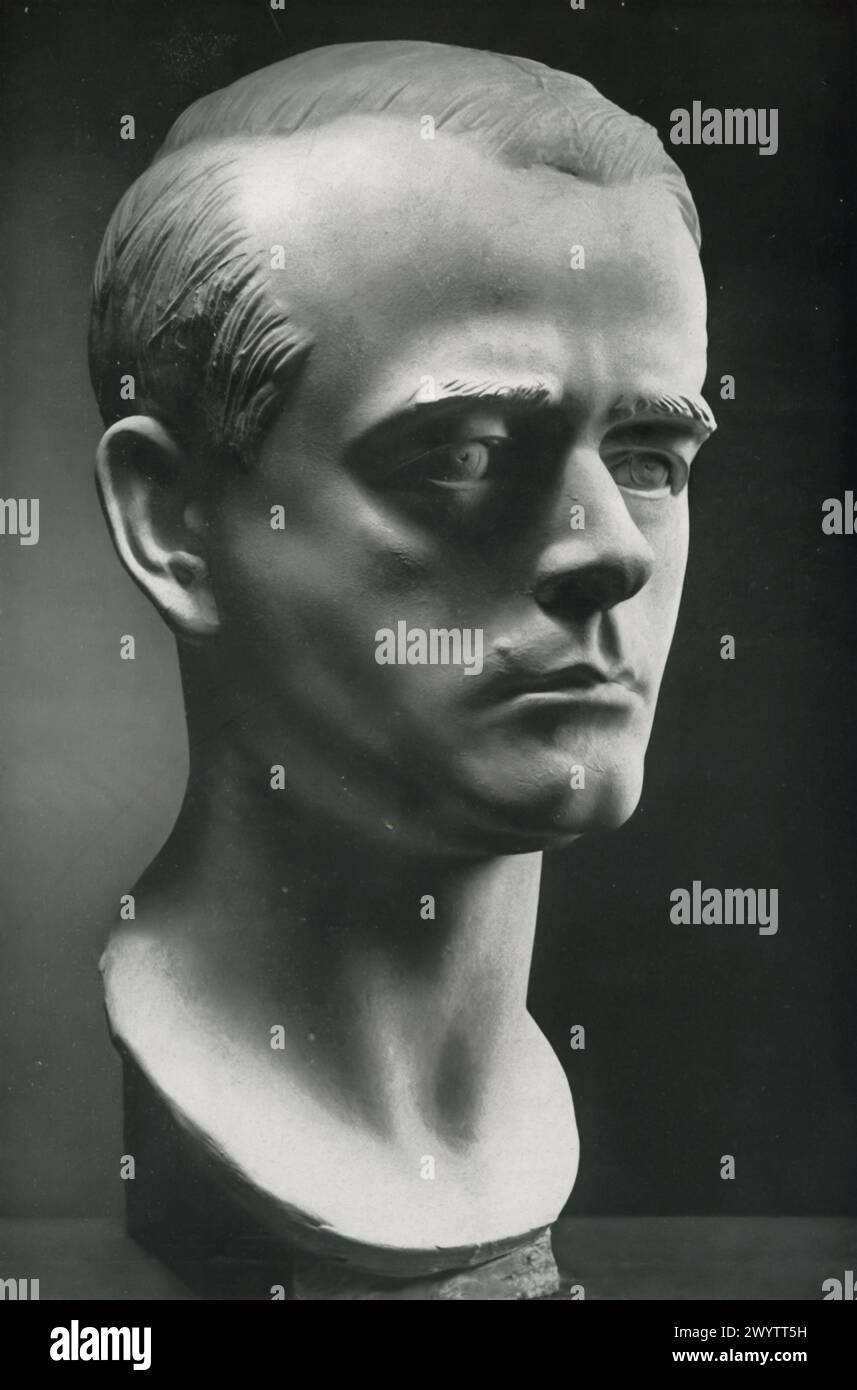 Un busto di Albert Speer, il ministro degli armamenti e delle munizioni, creato da Arno Breker intorno al 1943. Il ruolo significativo di Speer nell'avanzamento della macchina da guerra nazista contribuì alla sua condanna al processo di Norimberga, dove fu condannato a 20 anni di prigione. Foto Stock