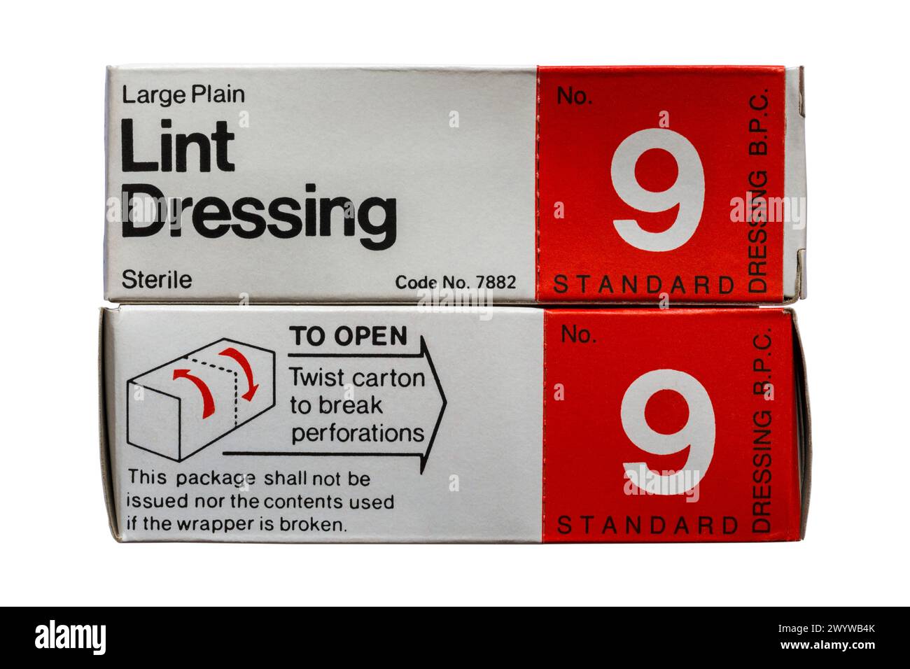 Confezioni di medicazione per lanugine n. 9 medicazione standard semplice grande B.P.C. isolata su sfondo bianco - con le istruzioni sul davanti e sul retro Foto Stock