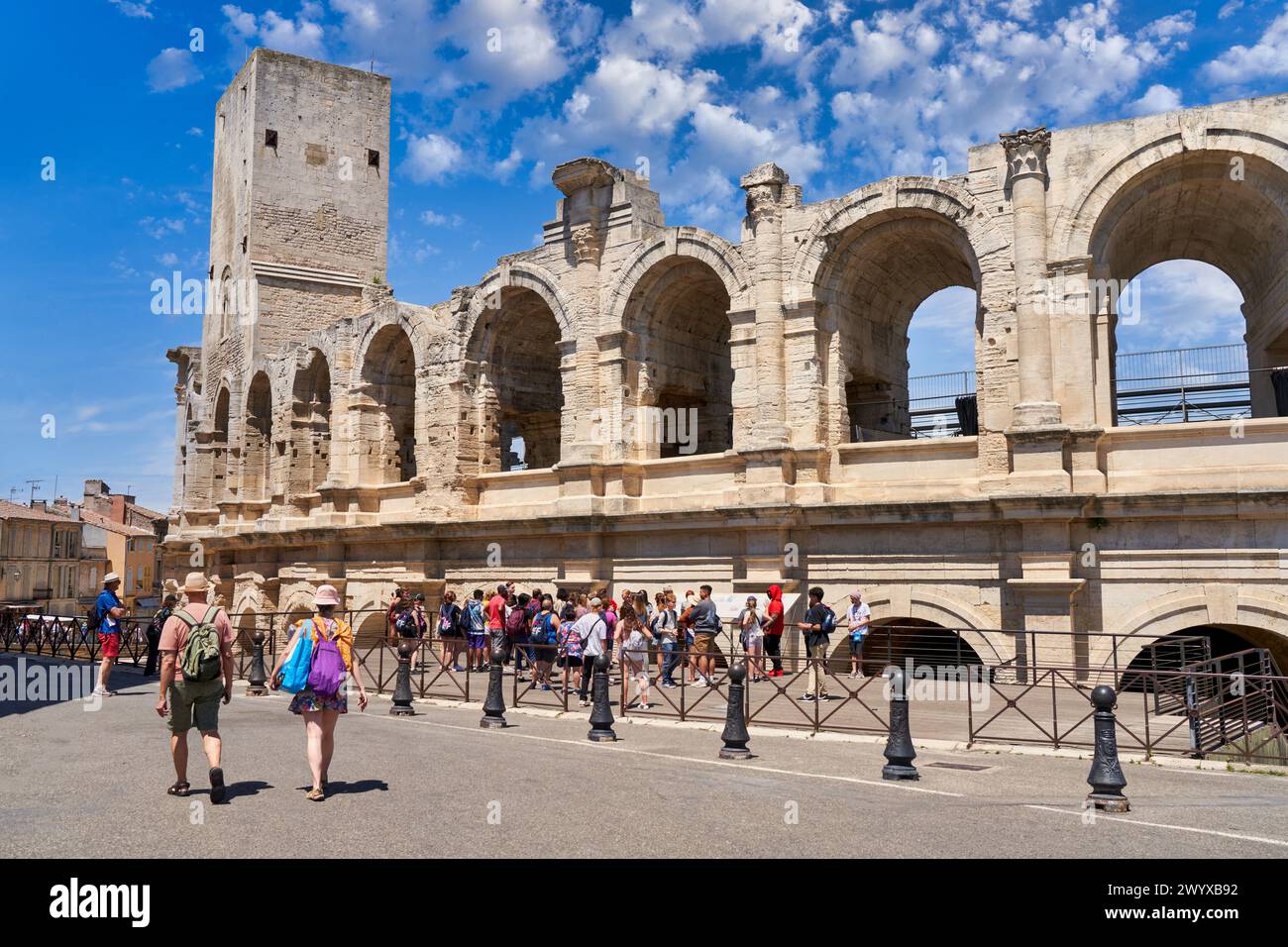 Pro des Tours Sarrasines, Arènes d'Arles, Roman Amphithéâtre, Arles, Bouches-du-Rhône, Provence-Alpes-Côte dAzur, Francia, Europa. Foto Stock