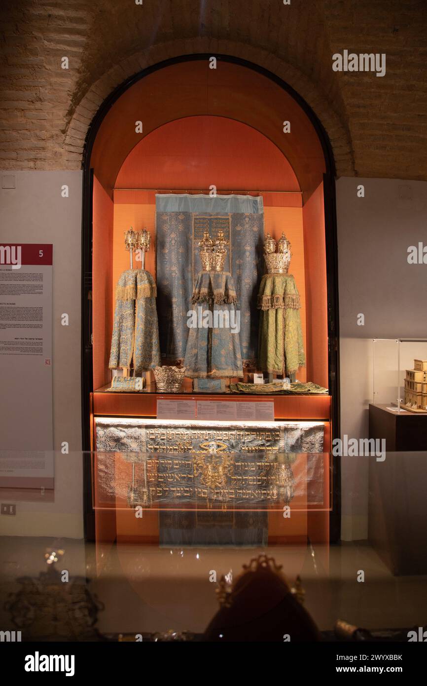 Interni e mostre del Museo Ebraico di Roma, Italia Foto Stock
