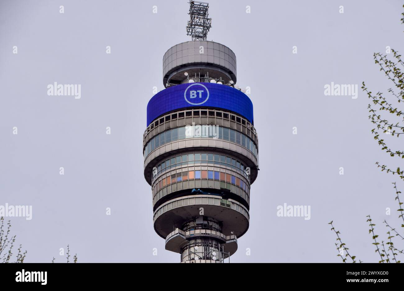 Londra, Regno Unito. 8 aprile 2024. Vista diurna della BT Tower nel centro di Londra. Credito: Vuk Valcic/Alamy Foto Stock