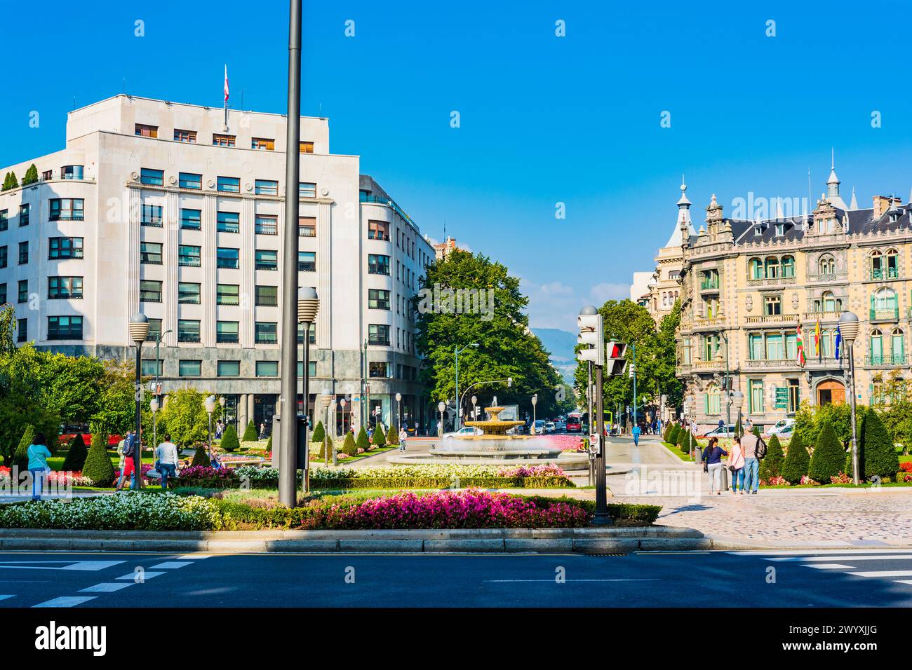 Piazza Moyúa o quadrato ellittico. La piazza è stata ristrutturata negli anni '1940 per adottare la sua forma attuale, con una fontana centrale e diversi giardini, e W Foto Stock
