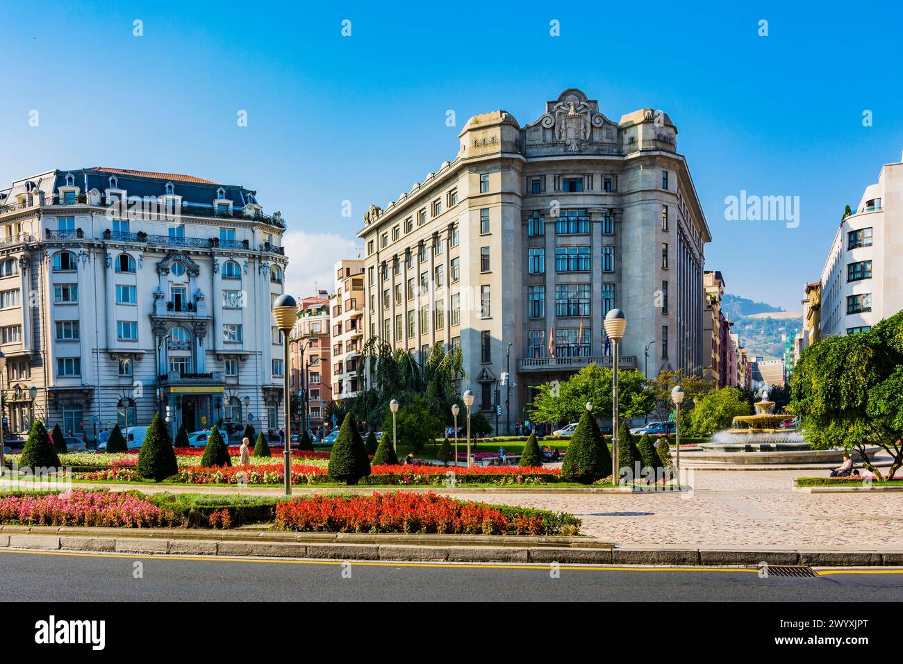 Piazza Moyúa o quadrato ellittico. La piazza è stata ristrutturata negli anni '1940 per adottare la sua forma attuale, con una fontana centrale e diversi giardini, e W Foto Stock