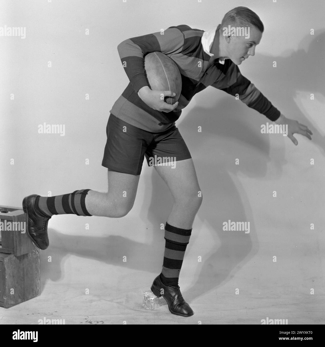 Gordon Burt - Studio Fotografia di un giocatore di rugby - 1925 Foto Stock