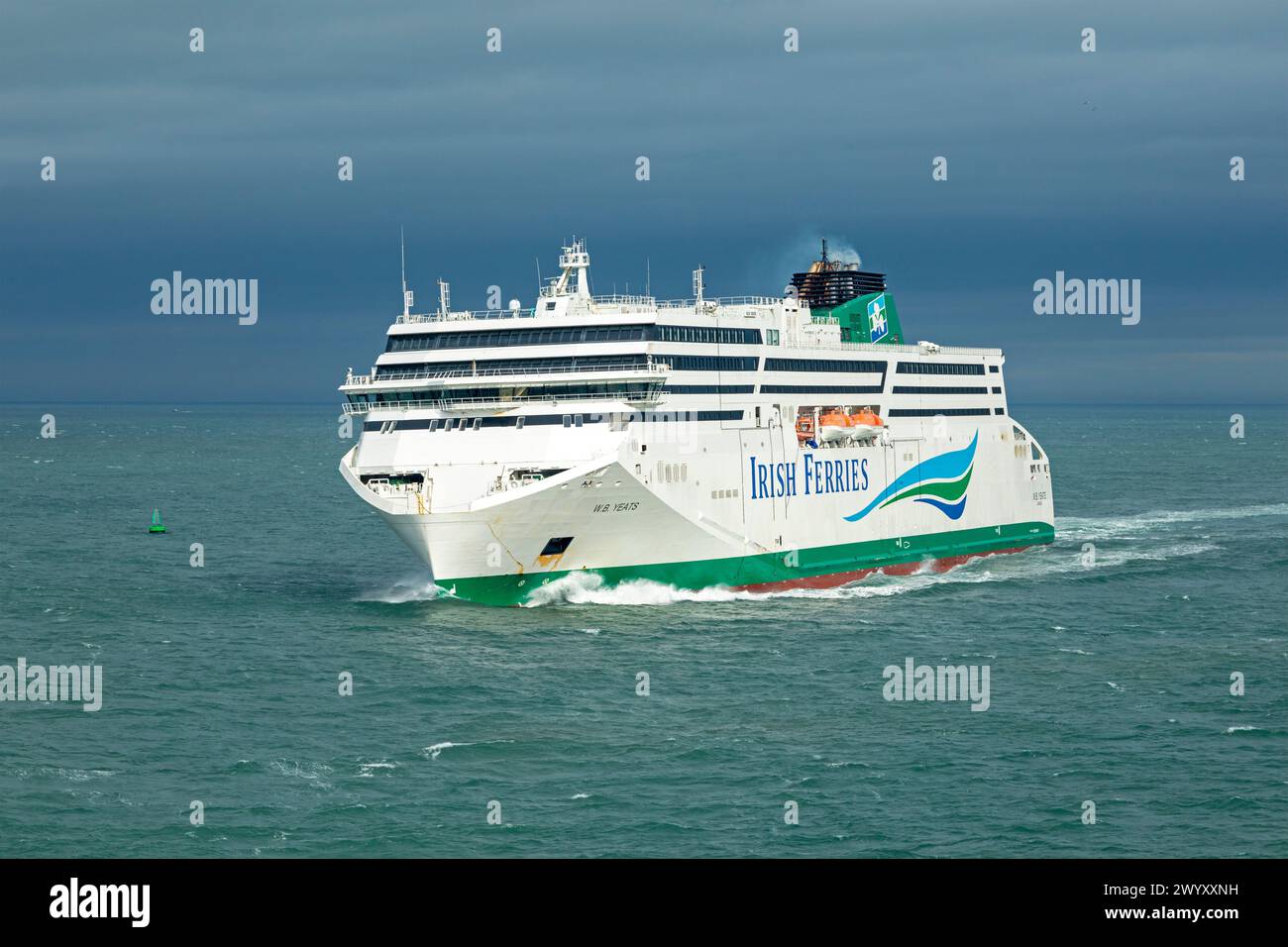 Traghetto Irish Ferries in arrivo al porto di Dublino, Repubblica d'Irlanda Foto Stock