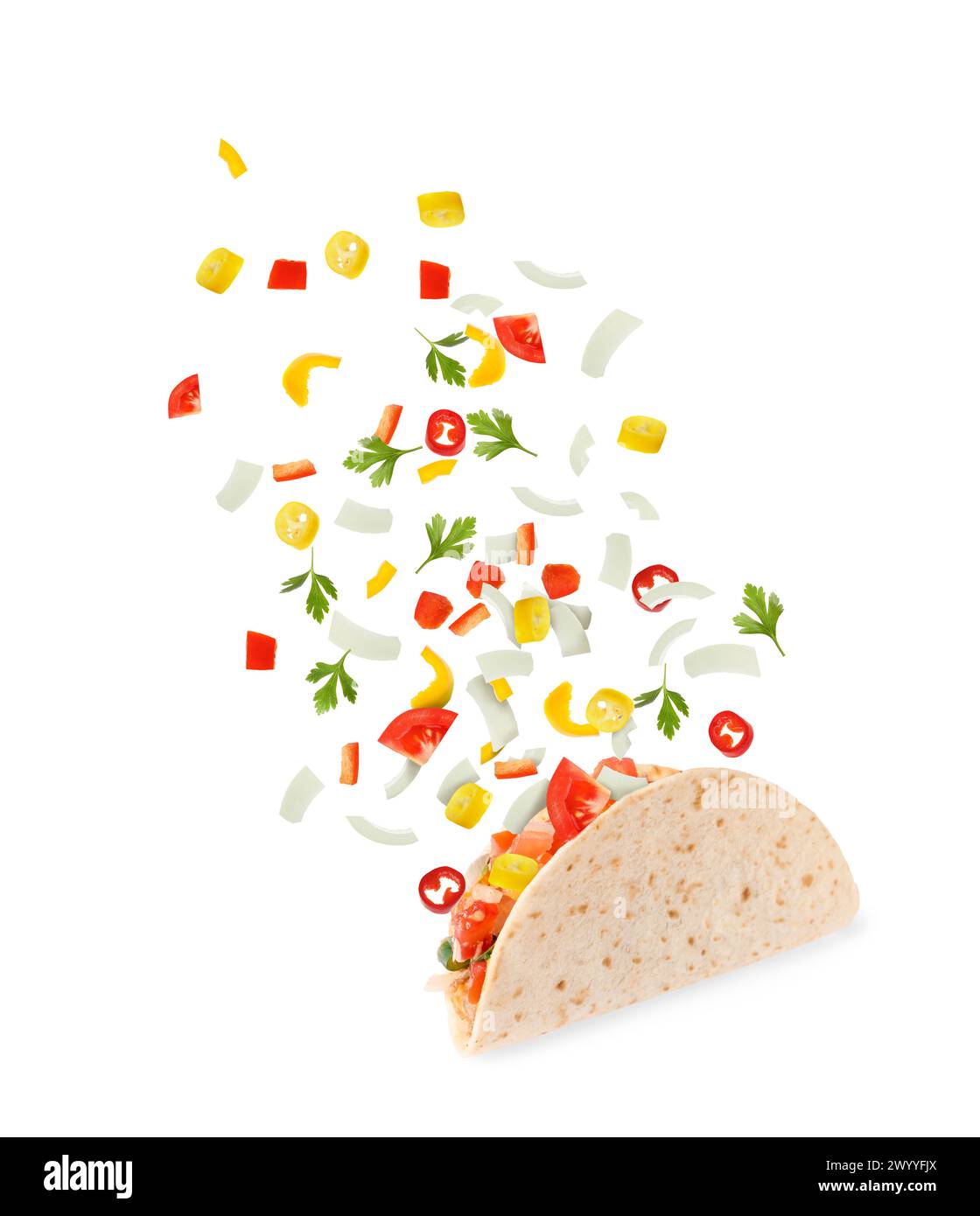 Delizioso taco con ingredienti volanti su sfondo bianco Foto Stock