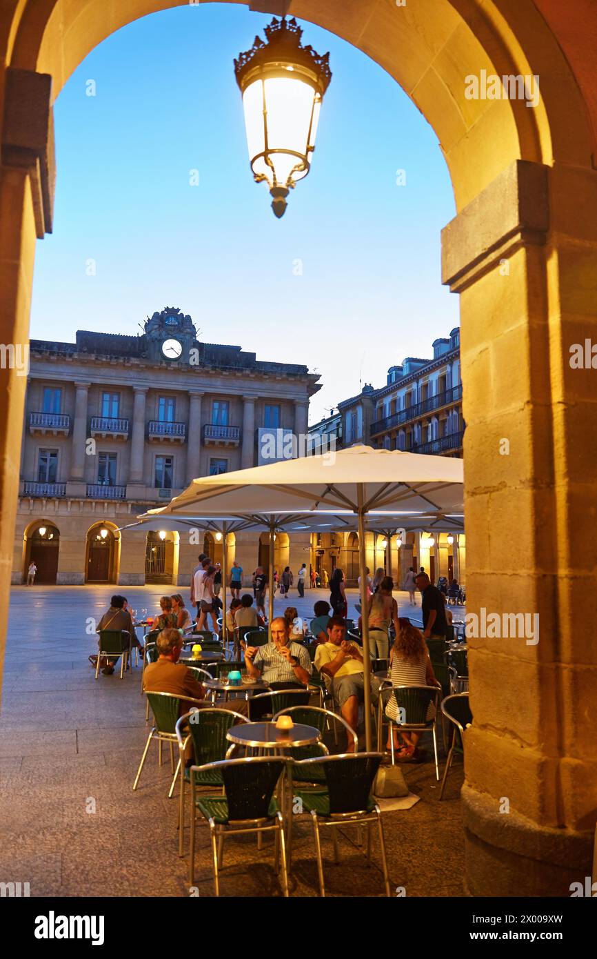 Plaza de la Constitucion. Parte vieja. Città vecchia. Donostia. San Sebastian. Paesi Baschi. Spagna. Foto Stock