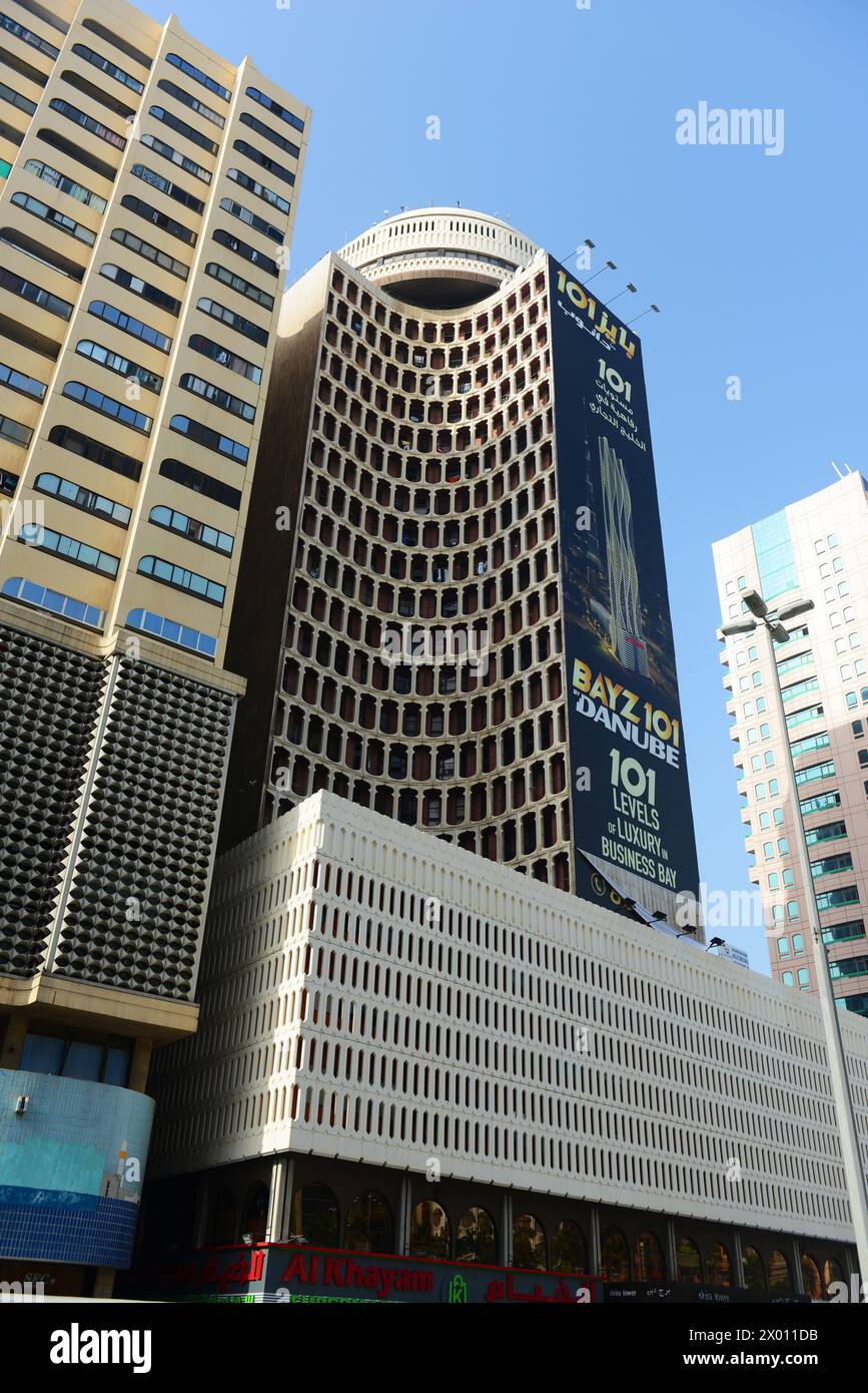 Edifici per uffici nel centro di Deira, Dubai, Emirati Arabi Uniti. Foto Stock