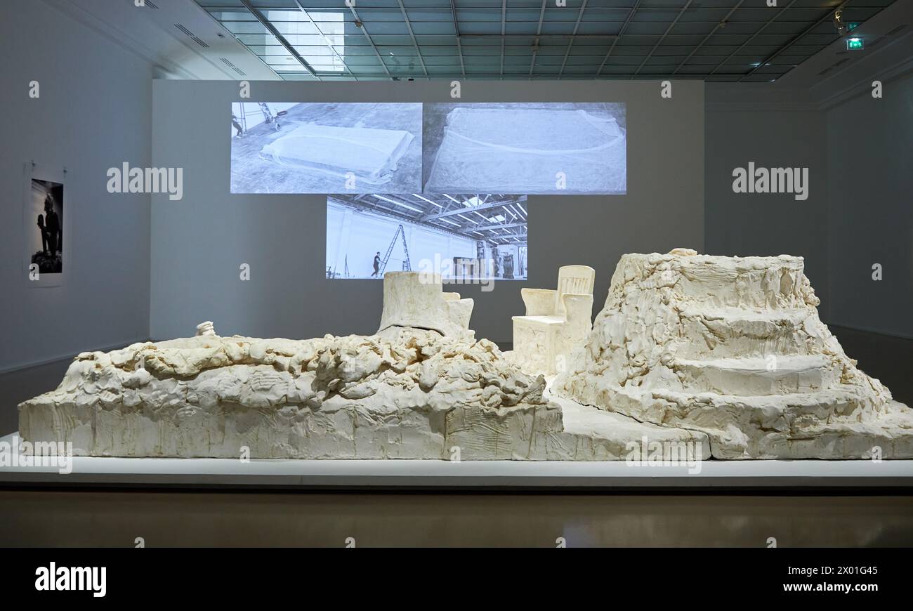 'Untitled', 2019, Almost Human, Thomas Houseago, MAM, città di Parigi Museo di Arte moderna, Musée d'Art moderne de la Ville de Paris, Francia Foto Stock