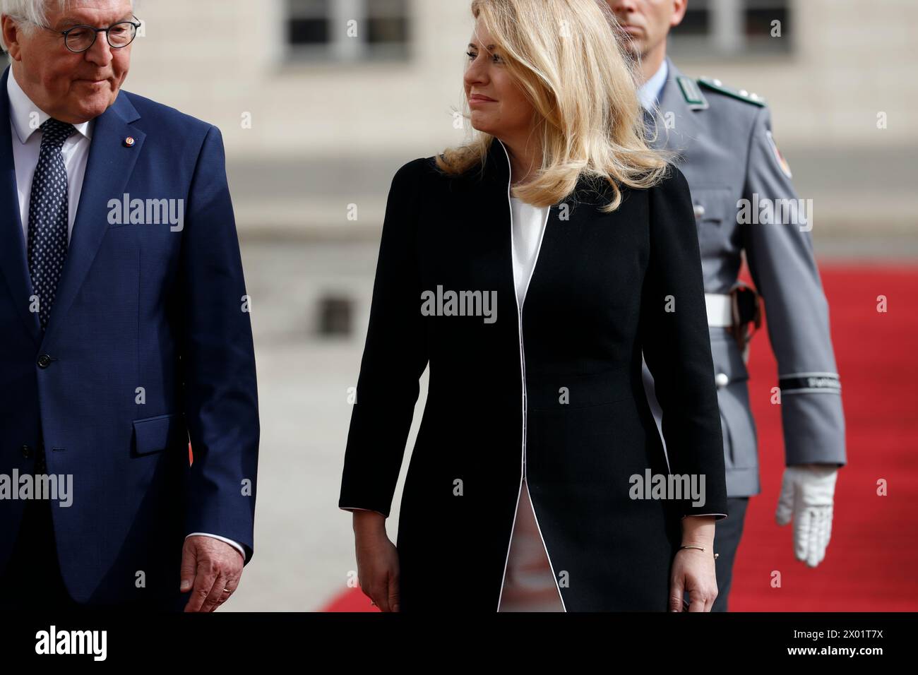 Berlino, Germania, 9 aprile 2024. Il presidente federale tedesco, Frank-Walter Steinmeier, riceve il presidente della Slovacchia, Suzana Caputova, a Palazzo Bellevue con onori militari. Foto Stock