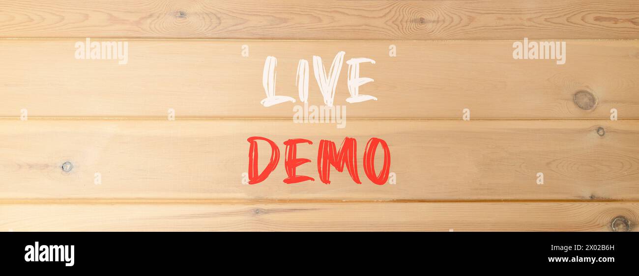 Simbolo demo dal vivo. Concept Words Live demo su una splendida parete di legno. Bellissimo sfondo in legno. Copia spazio. Concetto di demo aziendali e live. Foto Stock