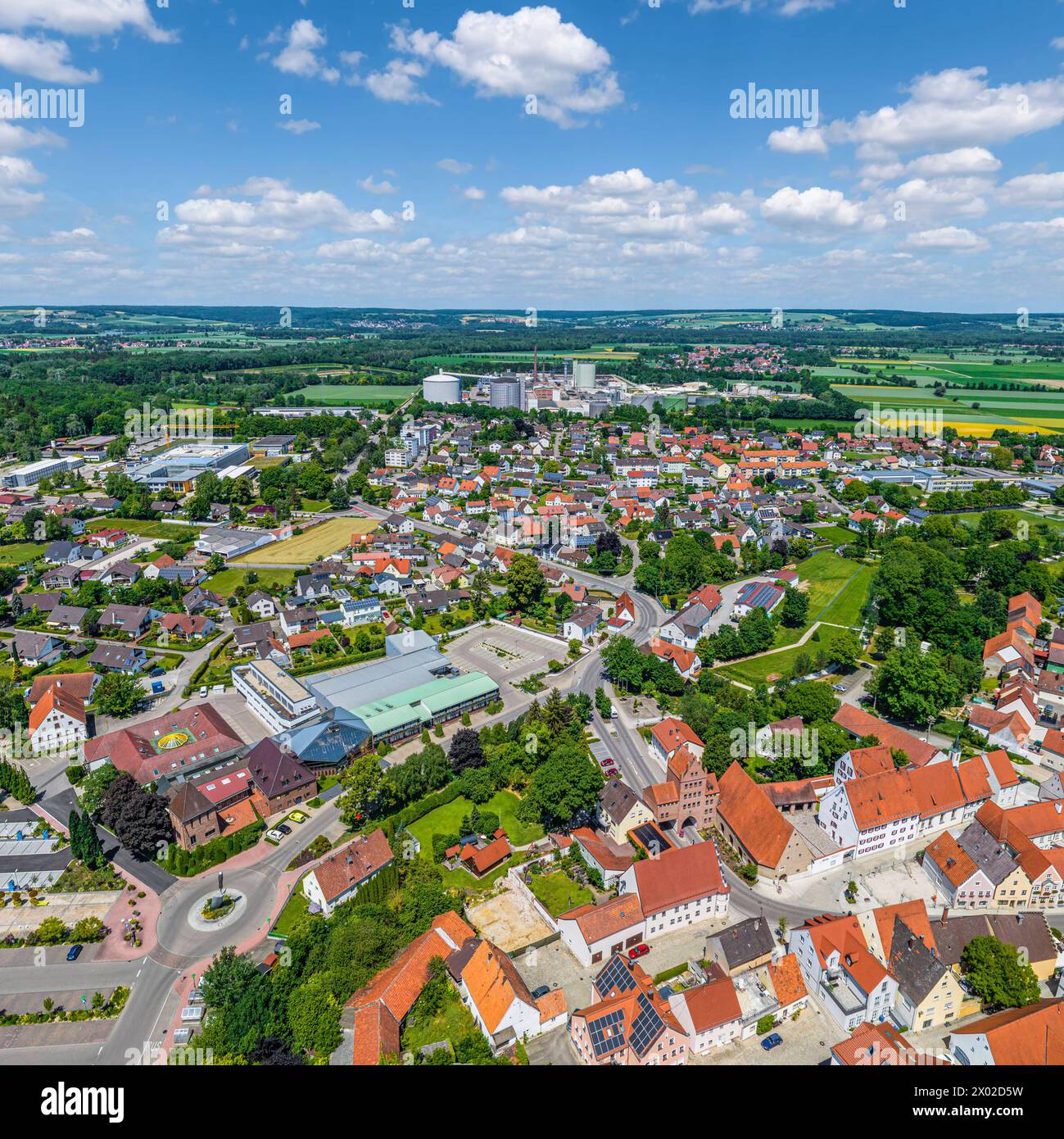 Die Stadt Rain am Lech im nordschwäbischen Kreis Donau-Ries im Luftbild Ausblick auf Rain am Lech nahe der Mündung des Lech in Die Dona Rain am Lech B. Foto Stock