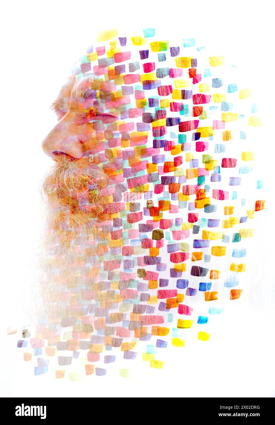 Il profilo a metà di un vecchio si fonde in un motivo colorato nella pittura Foto Stock