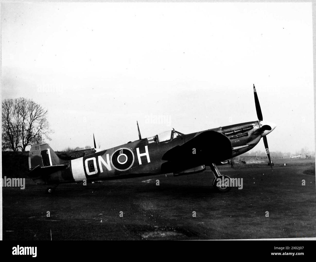 AEREI DELLA ROYAL AIR FORCE - Spitfire HF Mk.6, ON-H, del 124 Squadron, vista a terra Royal Air Force, 124 Squadron Foto Stock