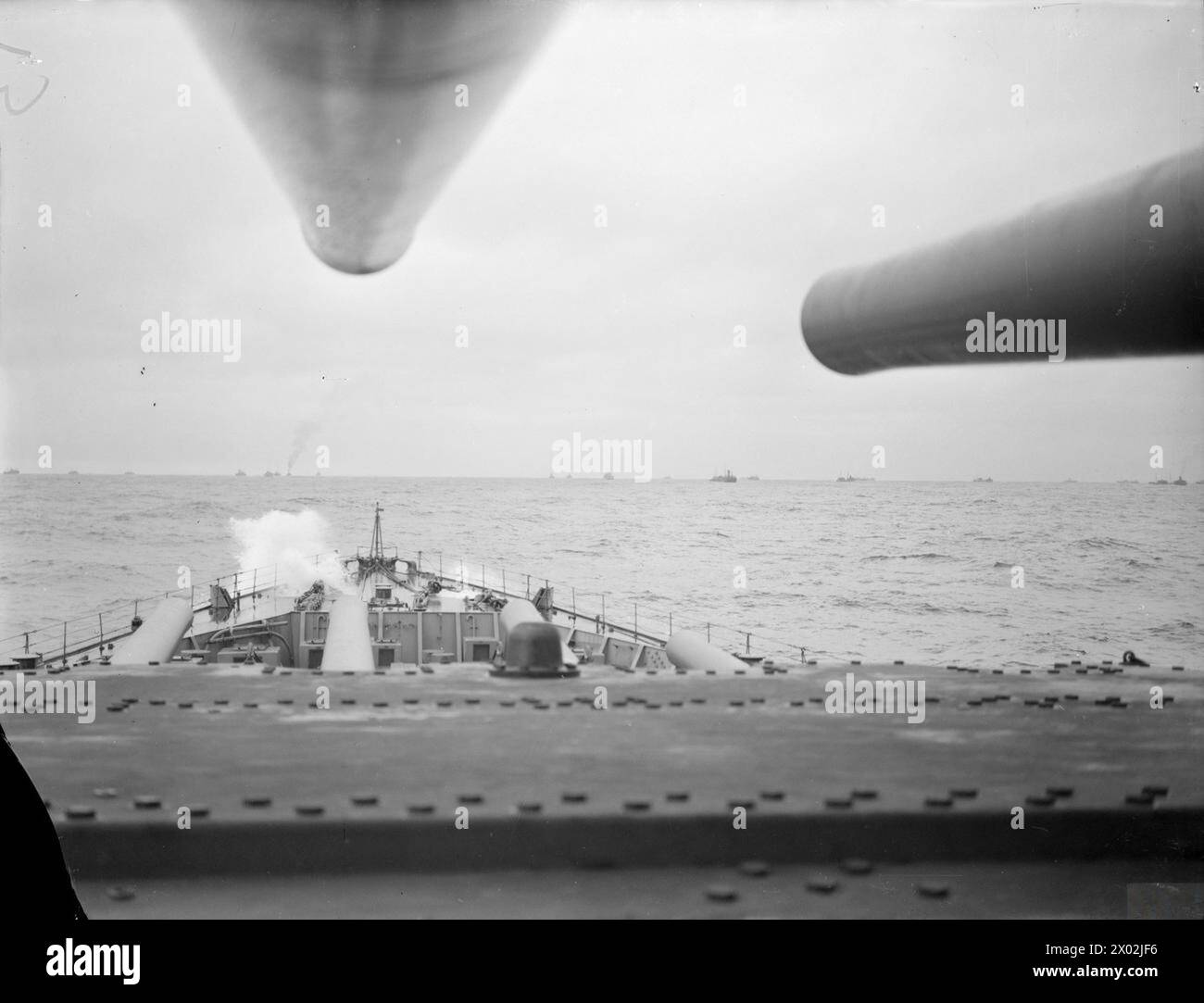 Nel gennaio 1941, la HMS King George V trasportò Lord e Lady Halifax in America, con i suoi cannoni principali che supervisionavano un convoglio dal Canada. Foto Stock