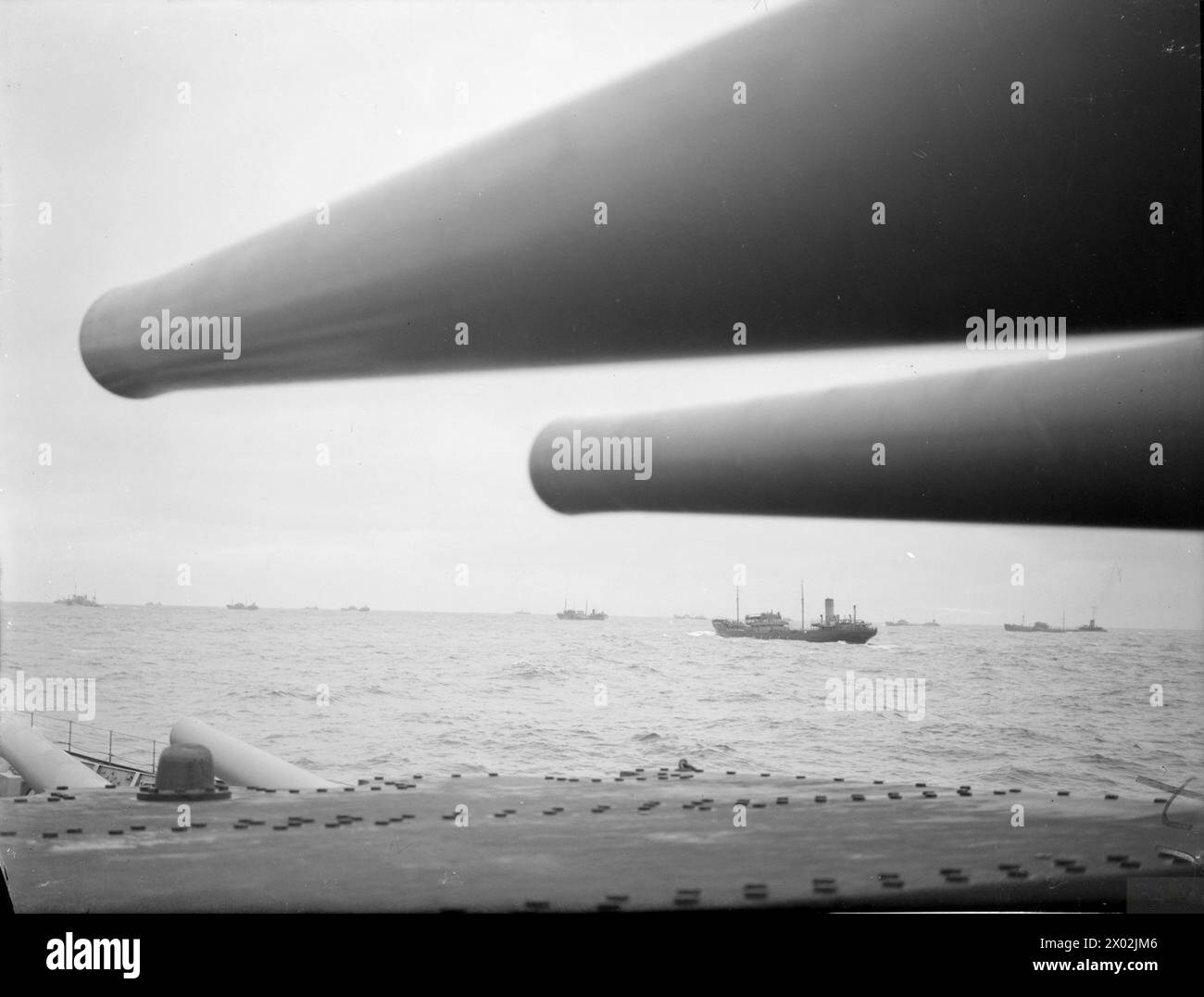 Nel gennaio 1941, la HMS King George V scortò un convoglio dal Canada verso l'America, portando Lord e Lady Halifax, con i suoi cannoni principali che fornivano protezione. Foto Stock