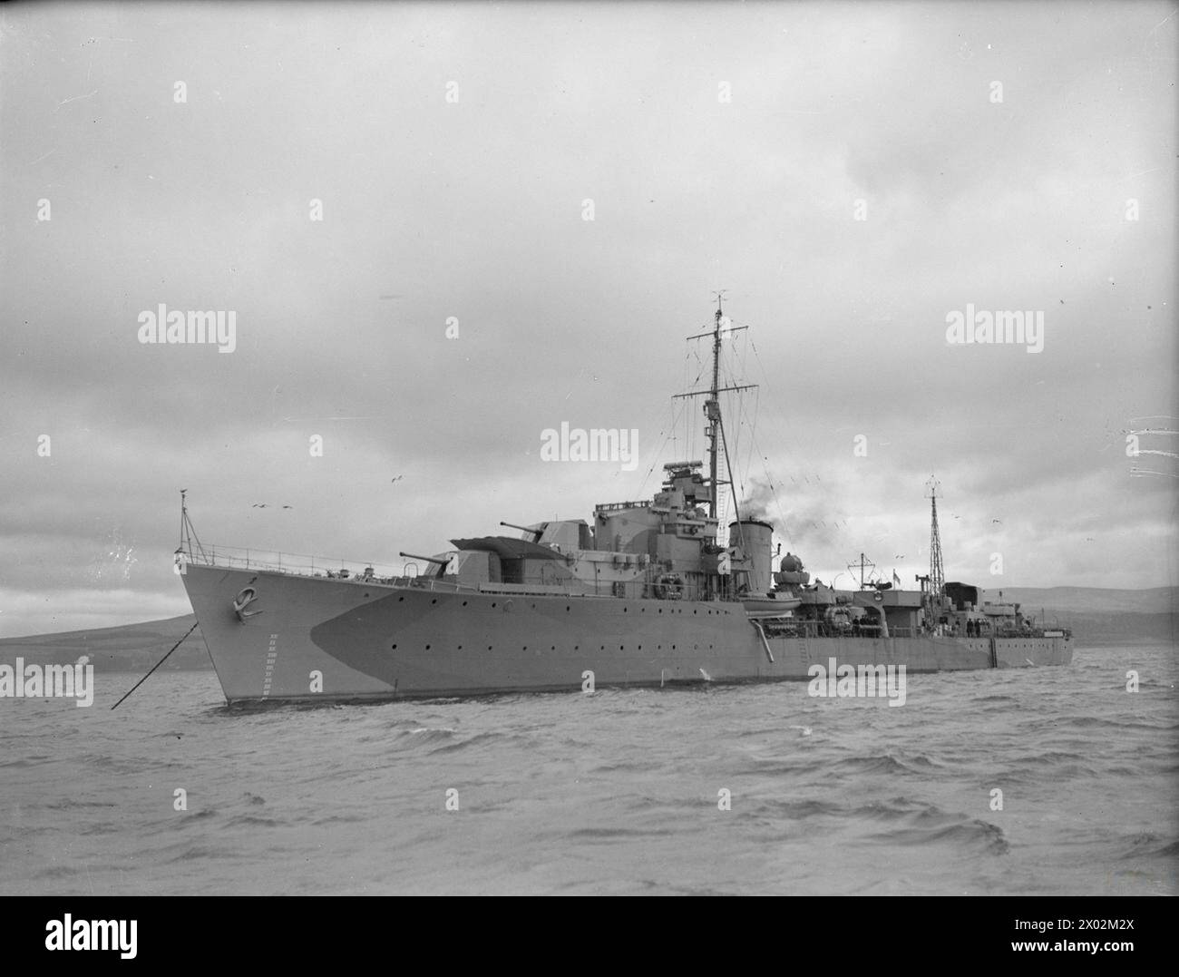 La HMS Troubridge, il primo cacciatorpediniere della flotta britannica classe T, si trovava a Greenock il 1 marzo 1943. Foto Stock