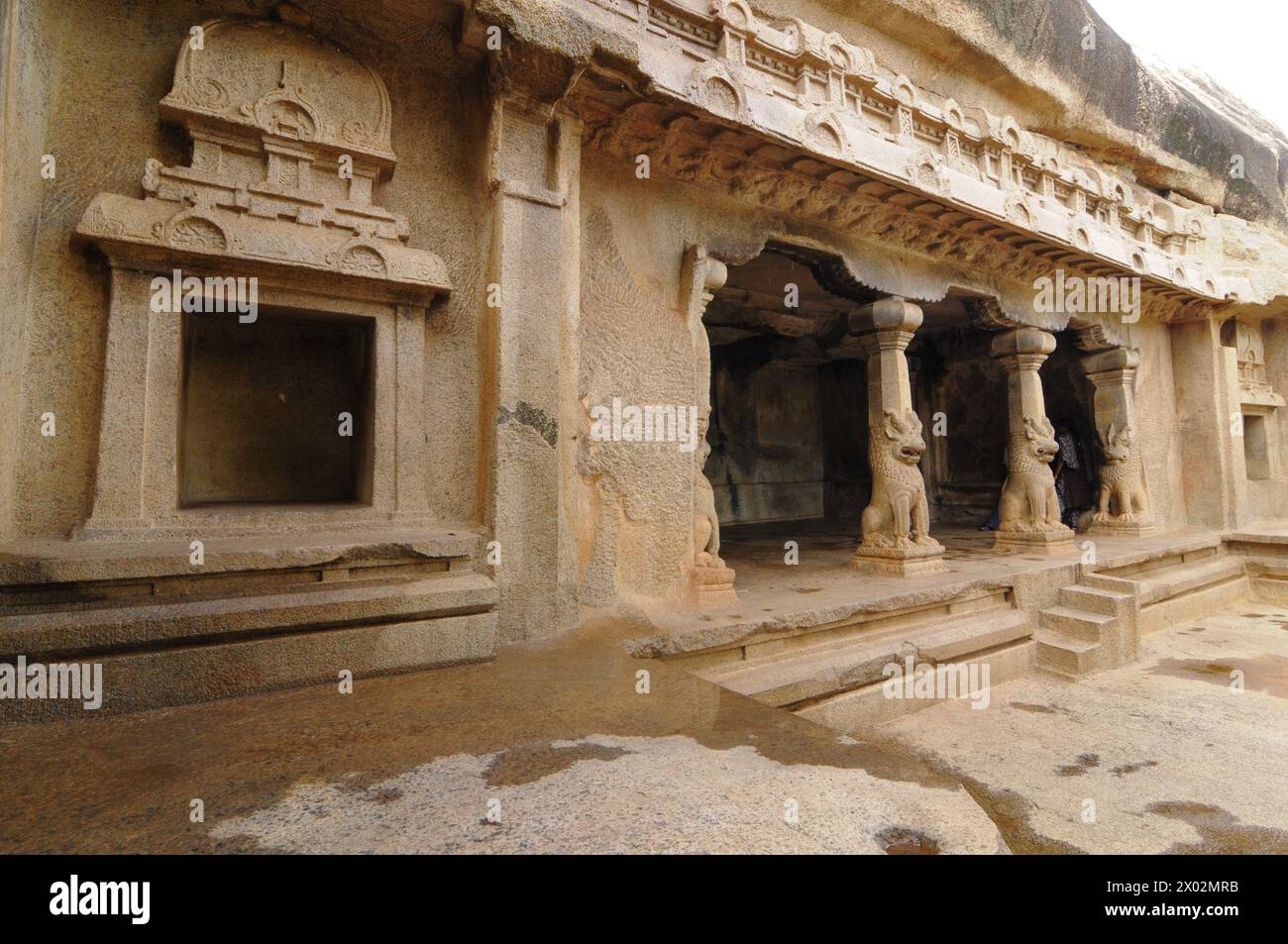 Ramanuja Mandapam, tempio scavato nella roccia, Mahabalipuram, sito patrimonio dell'umanità dell'UNESCO, Tamil Nadu, India, Asia Foto Stock