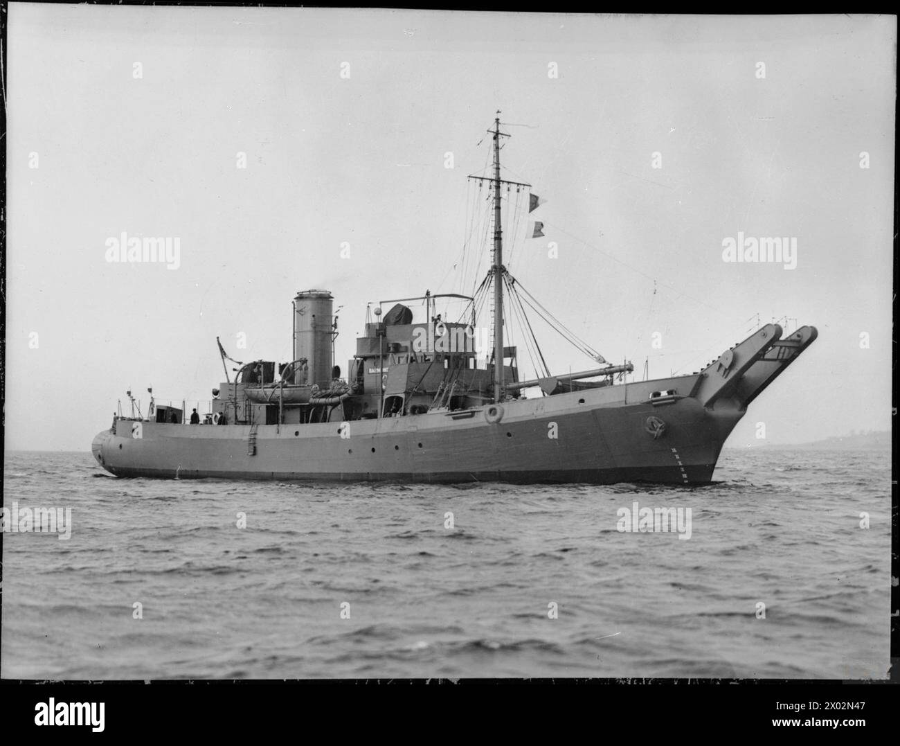 La HMS Barmond (Z 232) era una nave da difesa della Royal Navy, costruita da W. Simons & Co. Ltd. A Renfrew, in Scozia. Impostata il 25 giugno 1942, varata il 24 dicembre 1942 e messa in servizio il 2 marzo 1943, servì durante la seconda guerra mondiale. Foto Stock