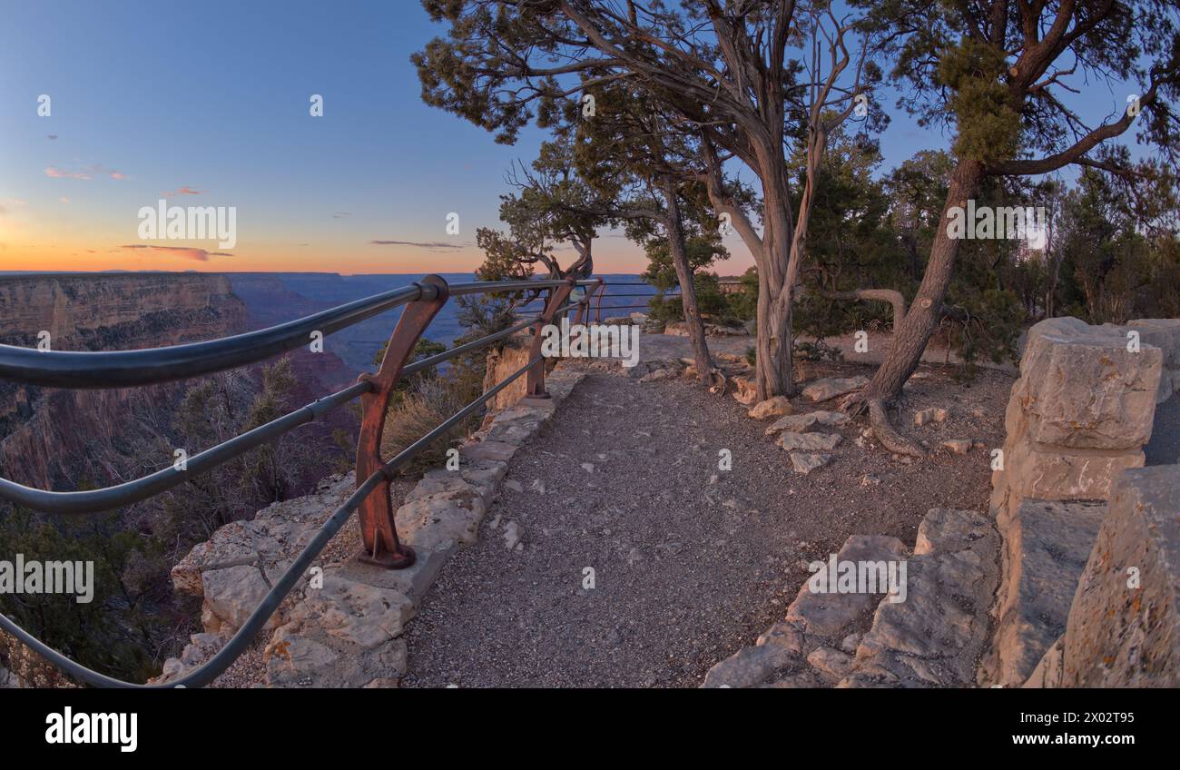 Vista dall'Abyss che si affaccia subito dopo il tramonto, il Grand Canyon, sito patrimonio dell'umanità dell'UNESCO, Arizona, Stati Uniti d'America, Nord America Foto Stock