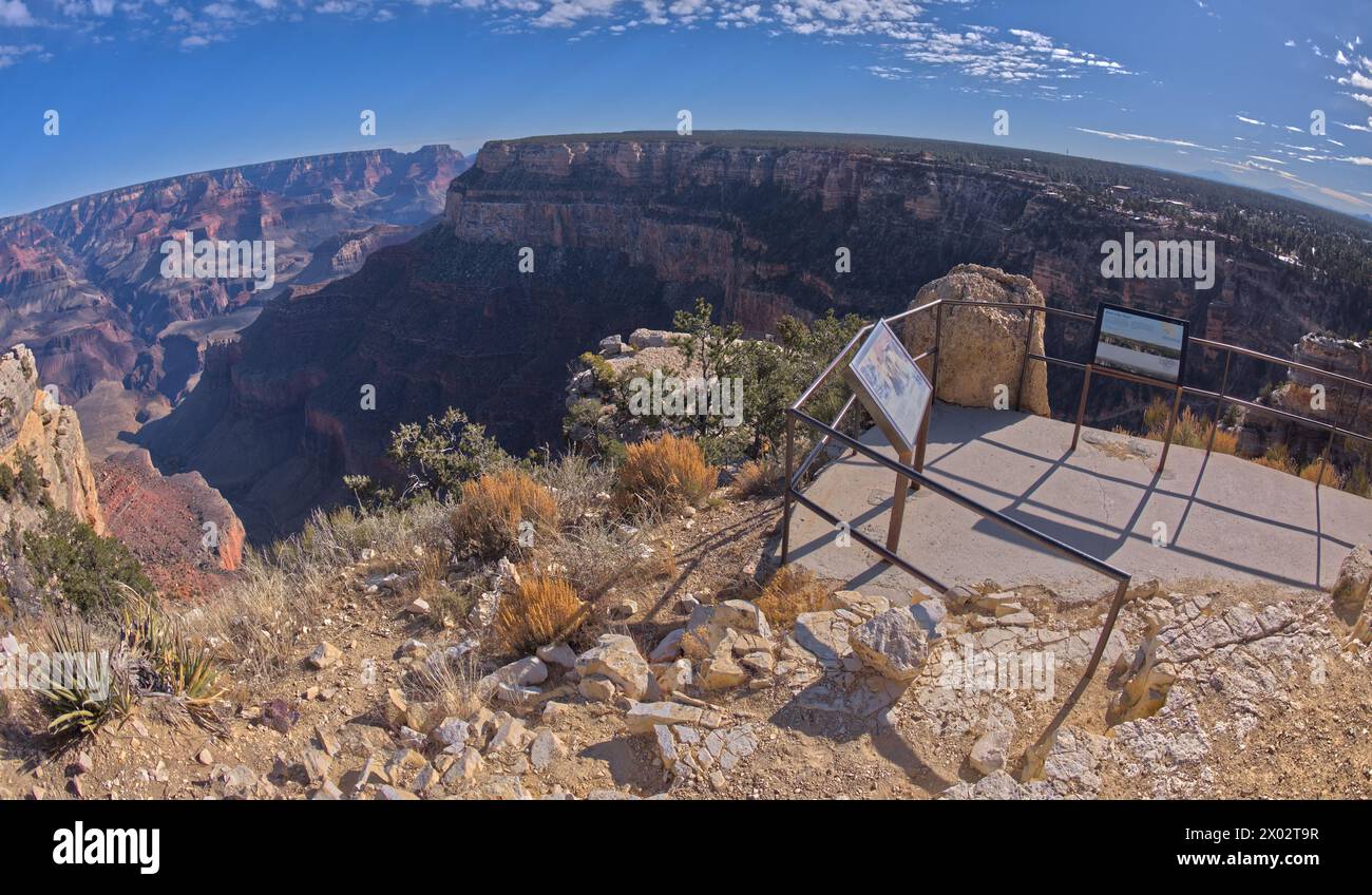 Il Trailview si affaccia su East Vista presso il Grand Canyon South Rim, appena fuori Hermit Road, il Grand Canyon, sito Patrimonio dell'Umanità dell'UNESCO, Arizona Foto Stock