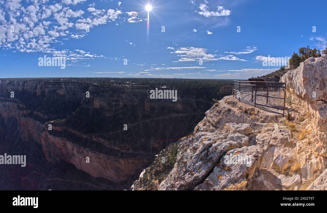 Il Trailview si affaccia su East Vista presso il Grand Canyon South Rim, appena fuori Hermit Road, il Grand Canyon, sito Patrimonio dell'Umanità dell'UNESCO, Arizona Foto Stock