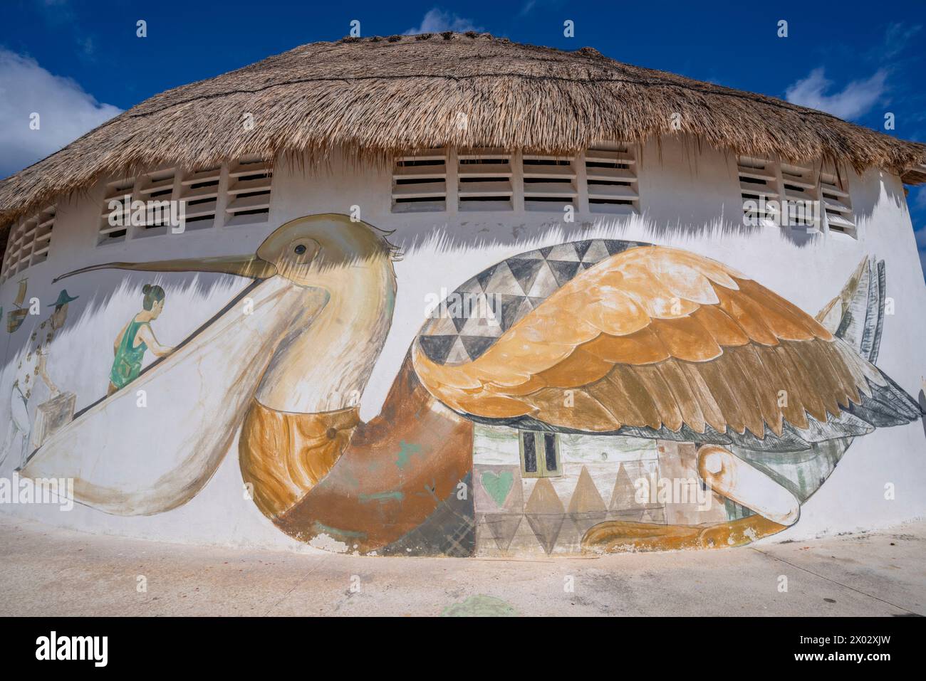 Vista delle pareti (murales) a Playa Delfines, zona degli hotel, Cancun, costa caraibica, penisola dello Yucatan, Messico, Nord America Foto Stock