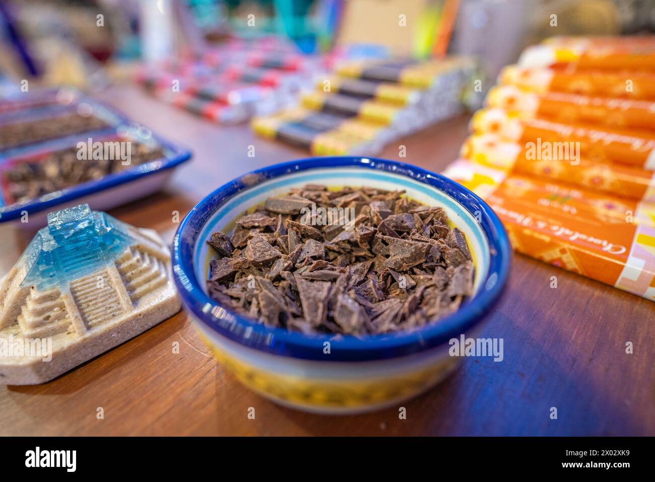 Vista dei piatti di degustazione di cioccolato messicano, zona hotel, Cancun, costa caraibica, penisola dello Yucatan, Messico, Nord America Foto Stock